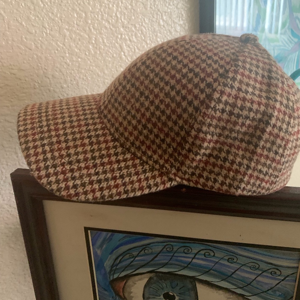 Women's Houndstooth Baseball Cap in Brown & Red